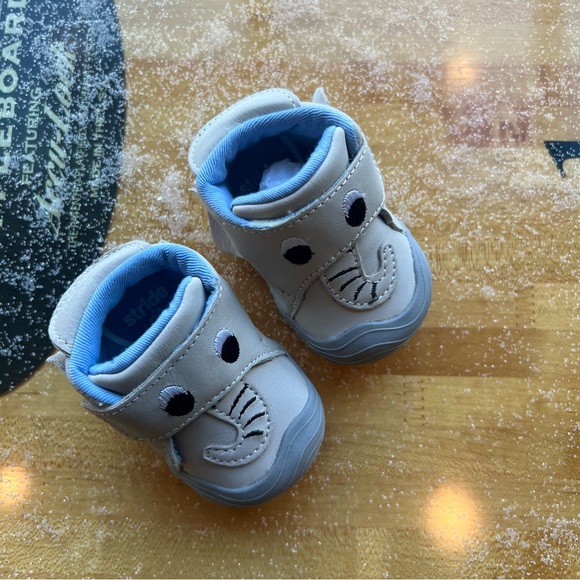 Stride Rite Elephant Pre Walker Boot - Picture 2 of 5